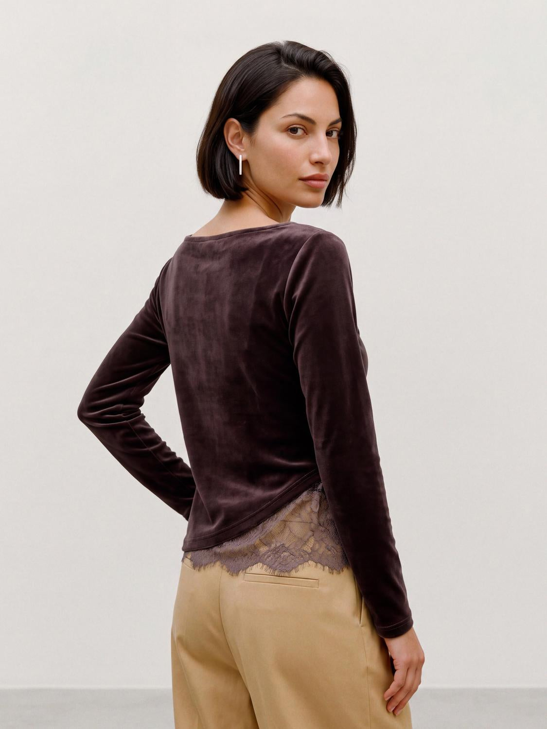 model_shot-back